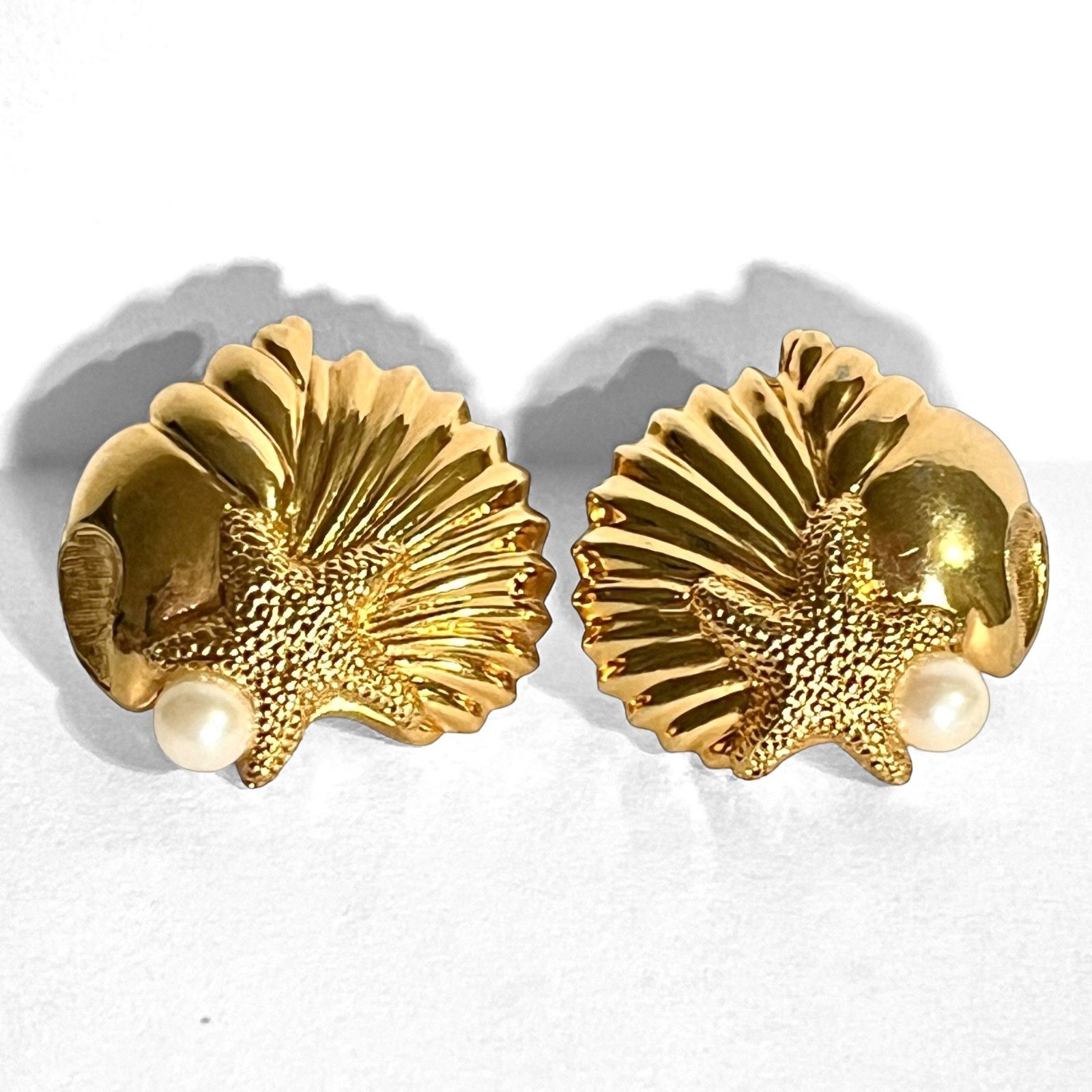 Vintage Avon Earrings Gold Tone Seashell Starfish Beach Chunky Pierced Nautical